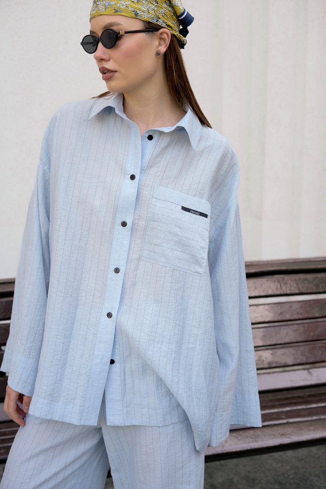 Рубашка в полоску голубая