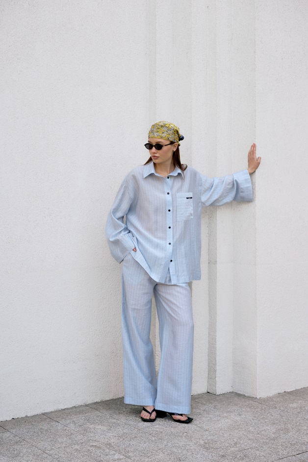 Брюки в полоску летние голубые