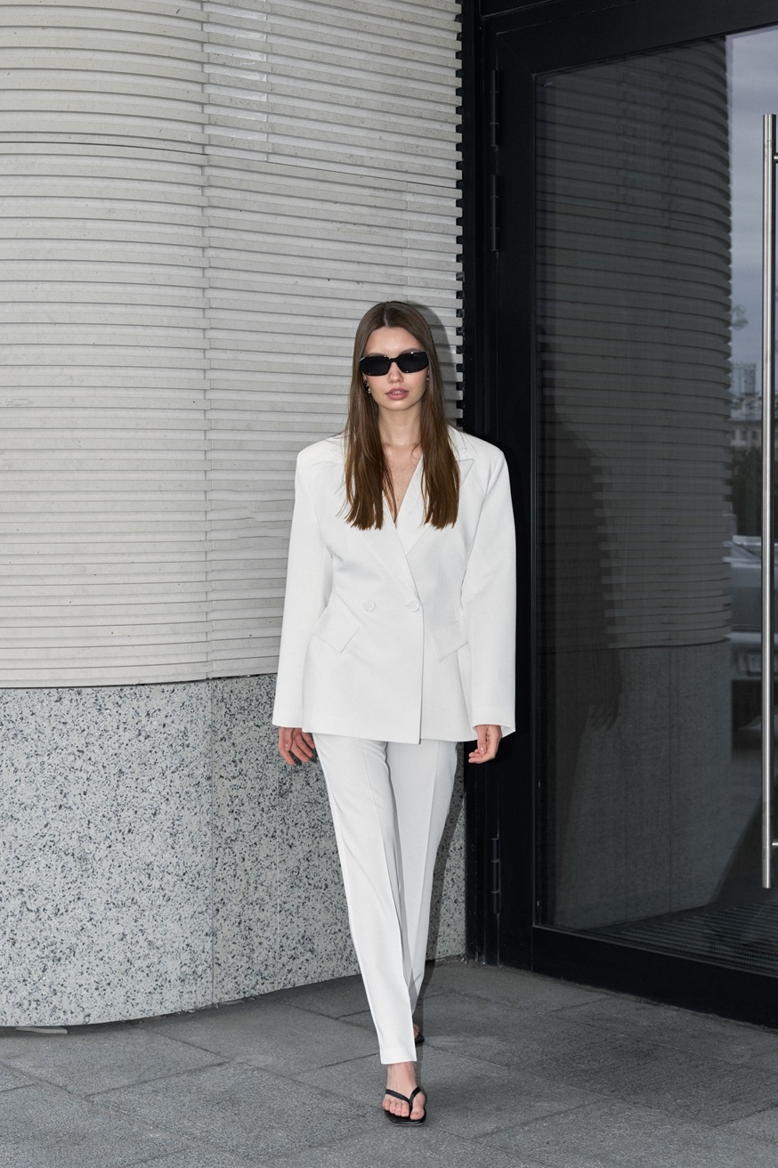 Брюки трубы белые