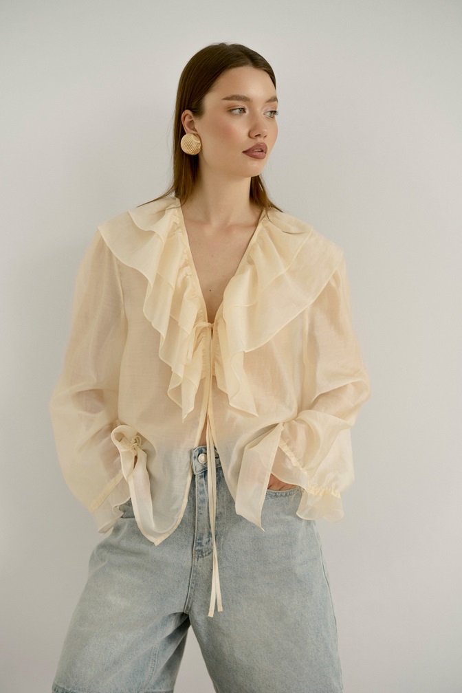 Блузка из тенсела сливочная